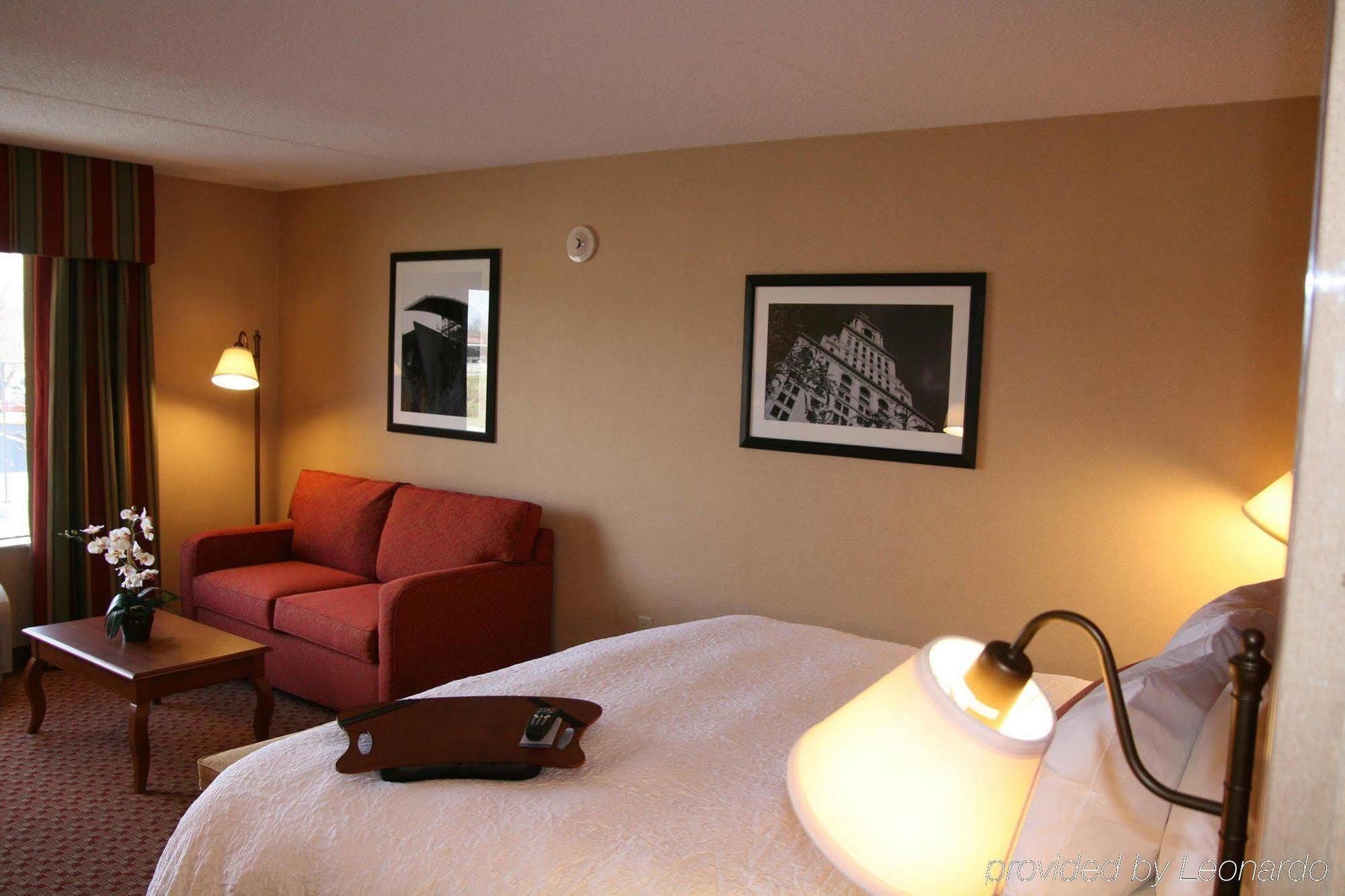 Hampton Inn & Suites Ист-Хартфорд Номер фото