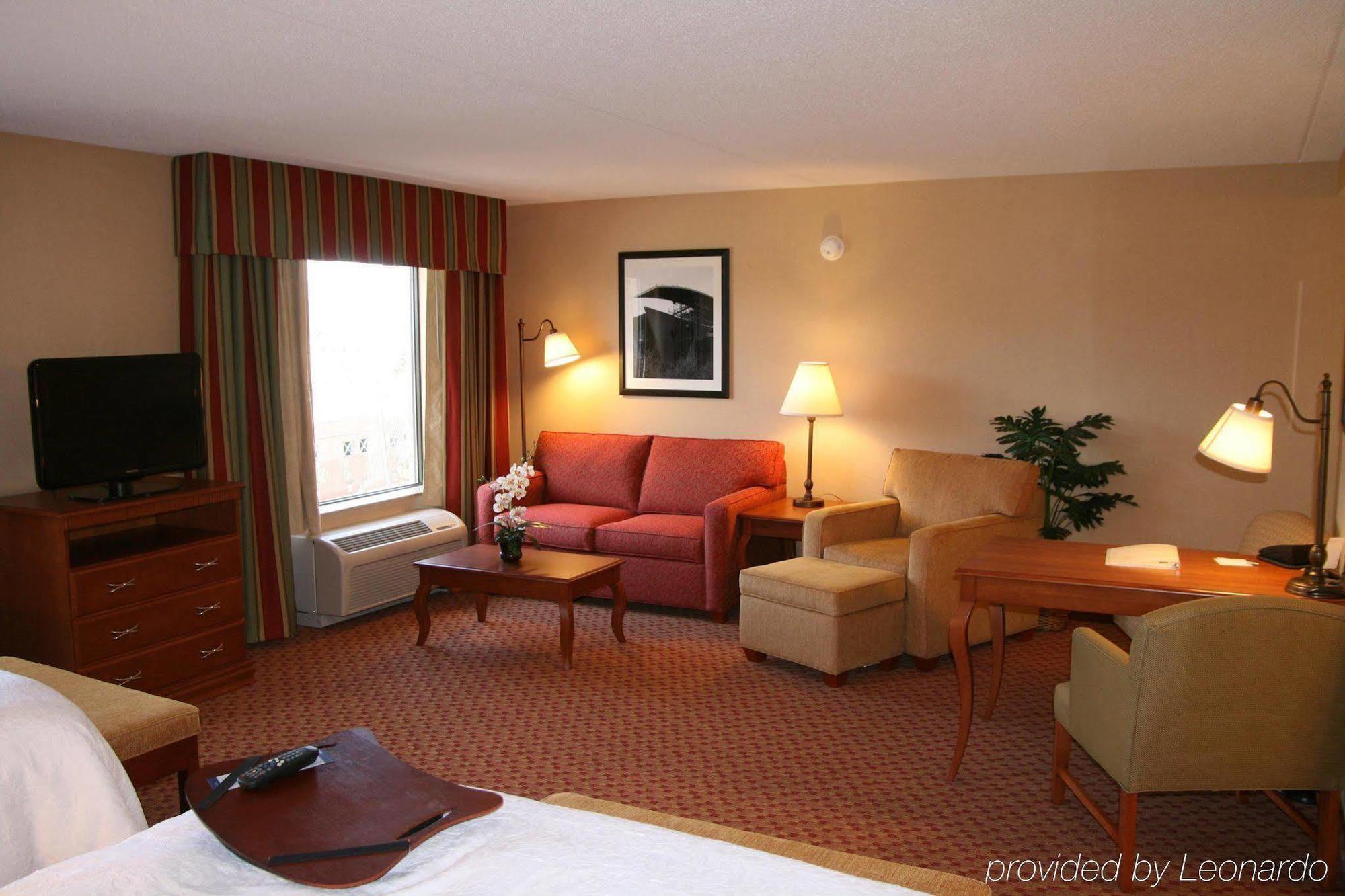 Hampton Inn & Suites Ист-Хартфорд Номер фото
